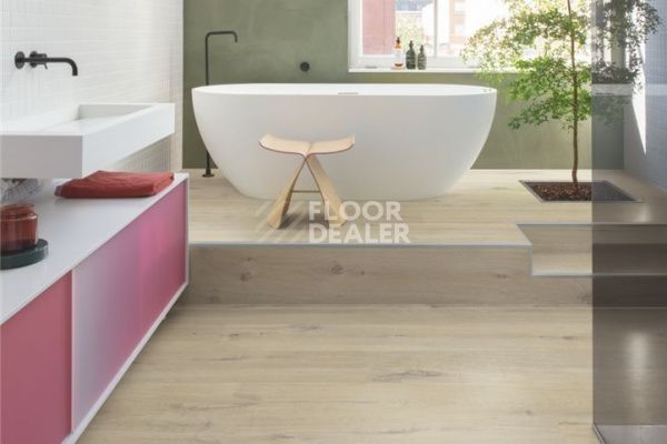 Плитка ПВХ Quick Step Vinyl Medium Planks AVMP AVMP40103   Дуб хлопковый бежевый фото 4 | FLOORDEALER